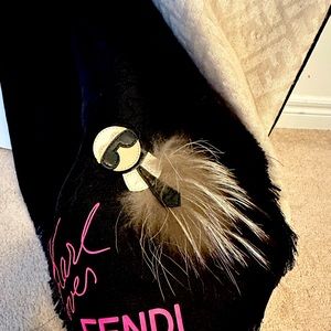 Fendi scarve